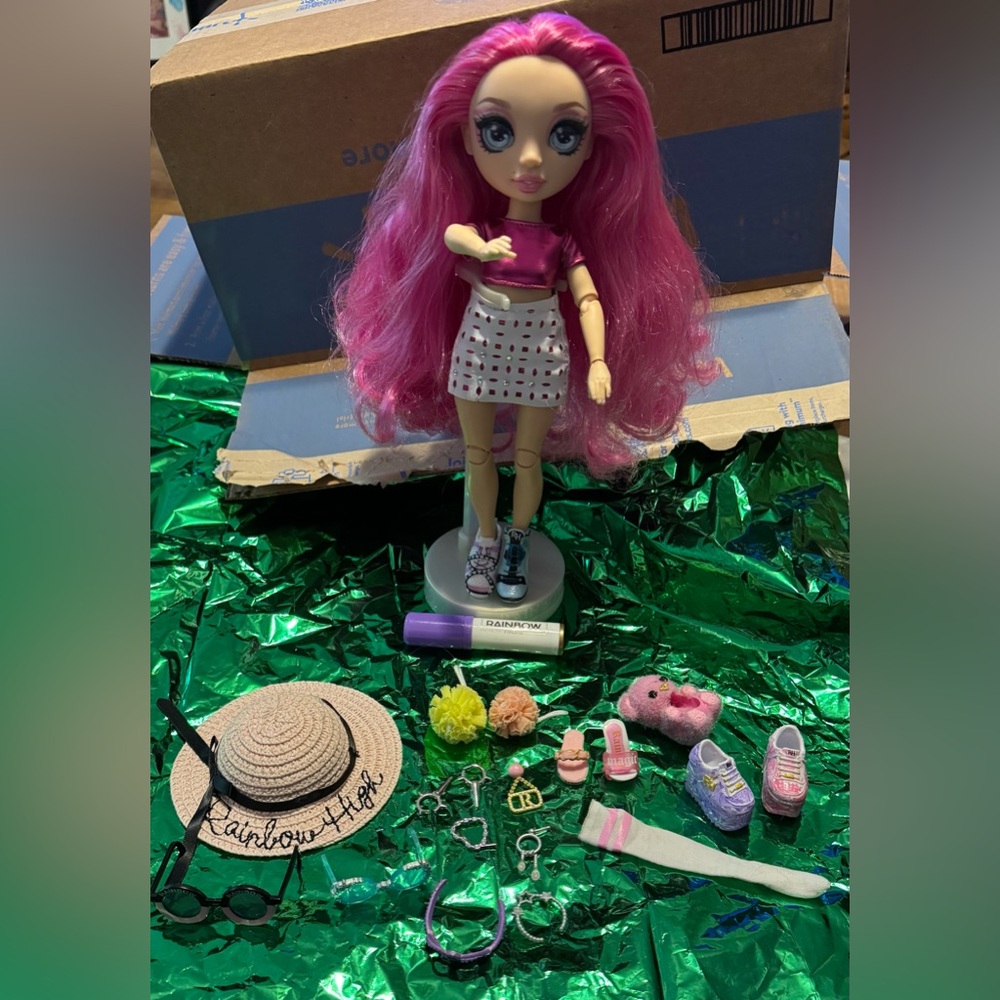 Rainbow High Bundle pink haired doll, straw hat, shower poofs, misc jewelry